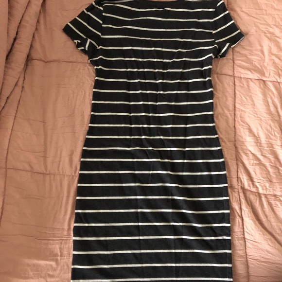 Fitted stripped dress - Picture 2 of 2